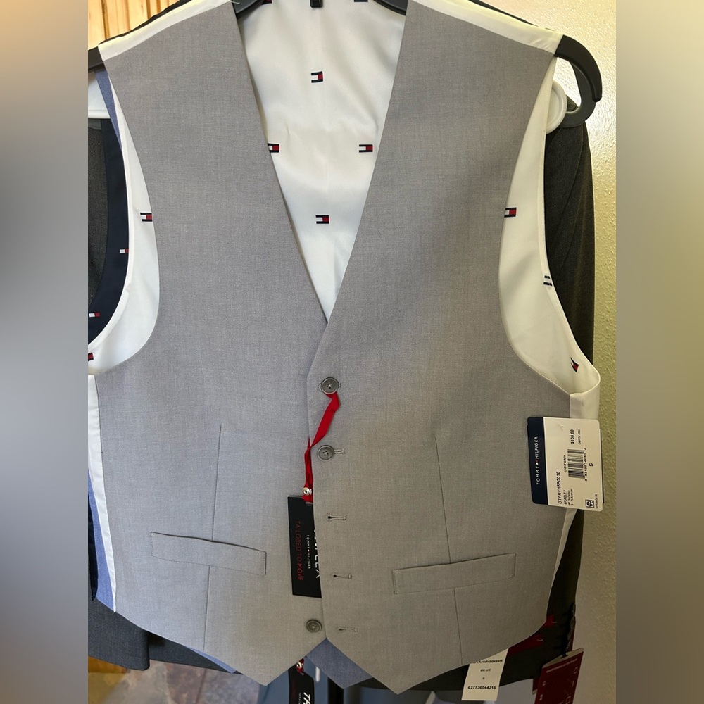 Tommy Hilfiger gray vest